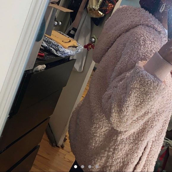 FOREVER 21 FAUX FUR JACKET - Picture 4 of 4